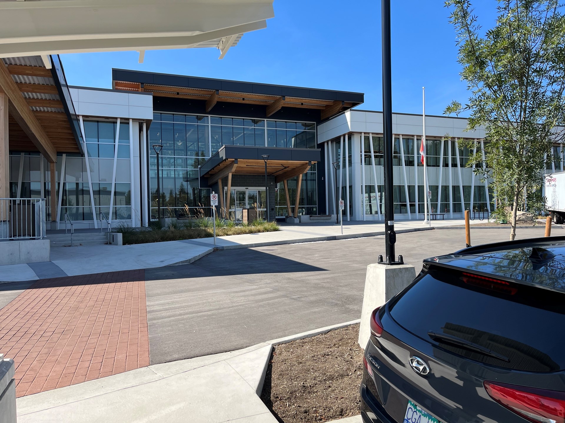elc-exterior.d184193060.jpg