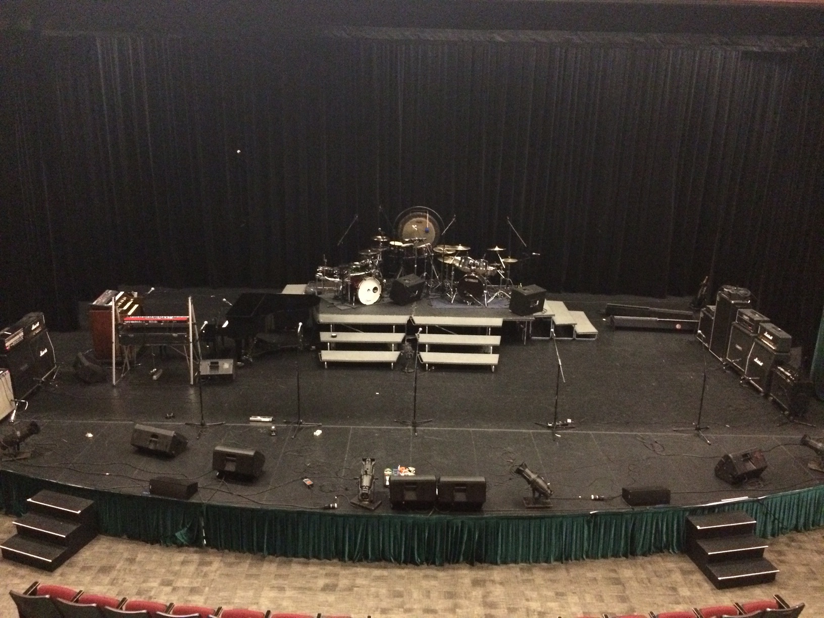 stage-with-drum-kit-and-riser.02f3702710.jpg
