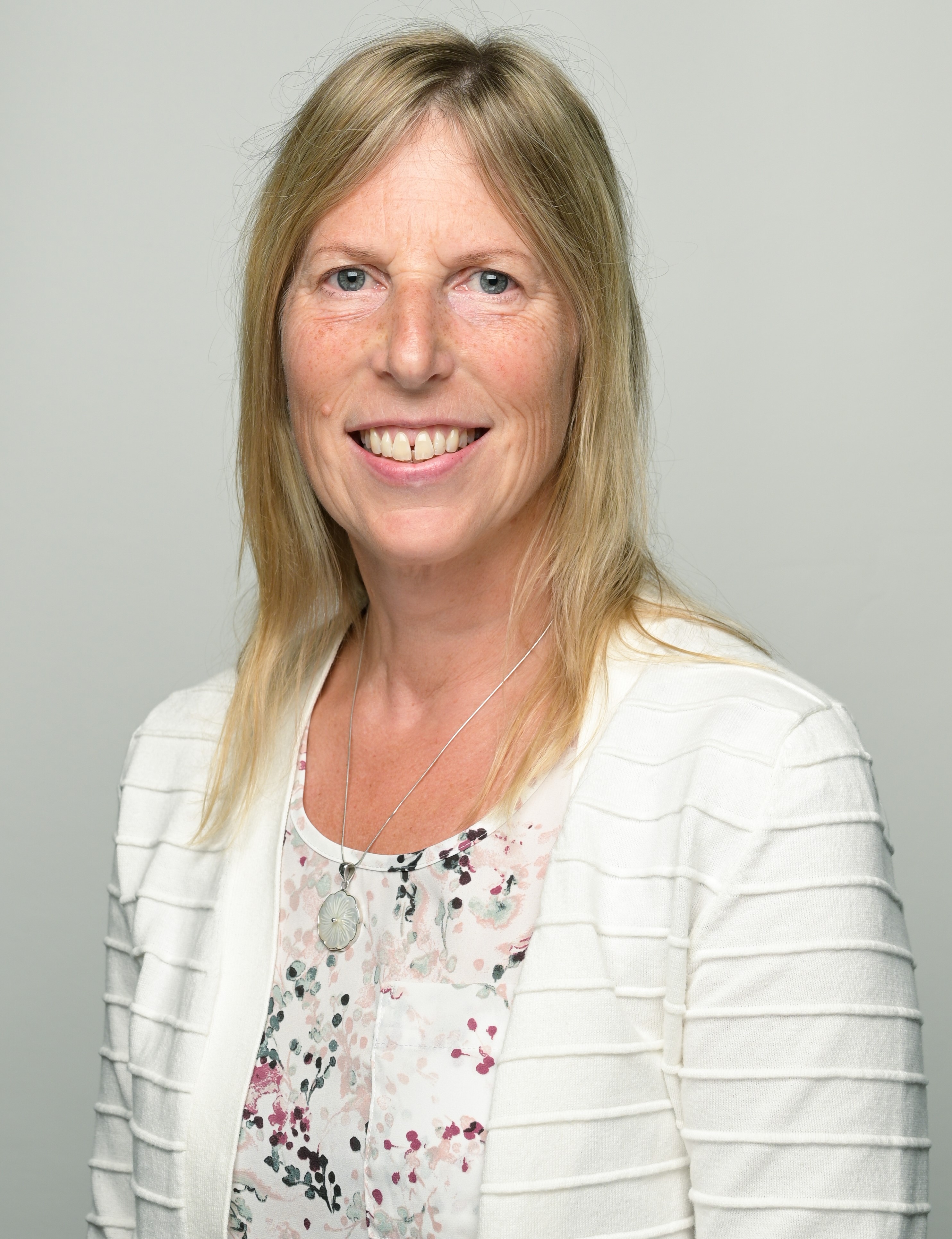 theresa-photo-2022-use-this-one.d005f65277.jpg